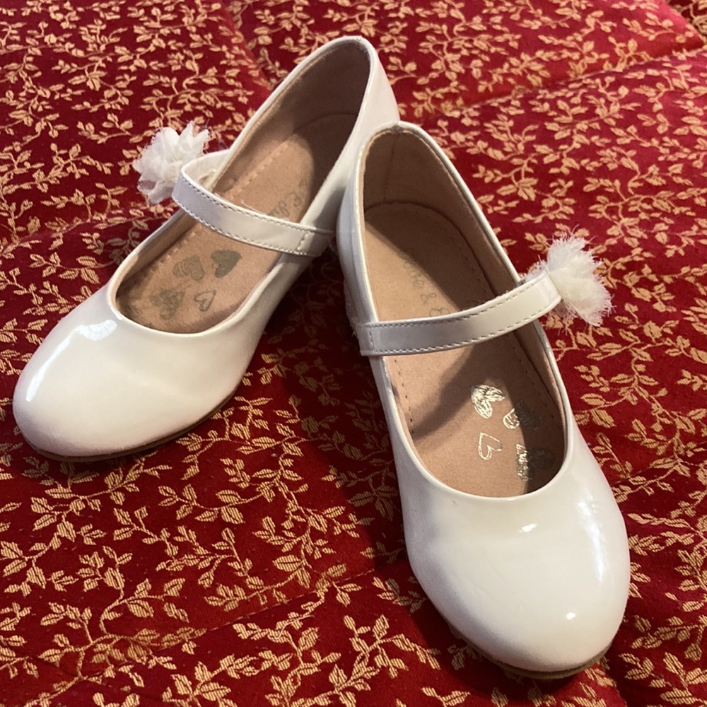 Olive and Eddie Girls White Patent Shoes Sz 12